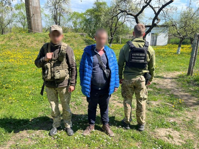Одинадцять чоловіків намагалися незаконно перетнути кордон в межах області – 07 Одинадцять чоловіків намагалися незаконно перетнути кордон в межах області – 07