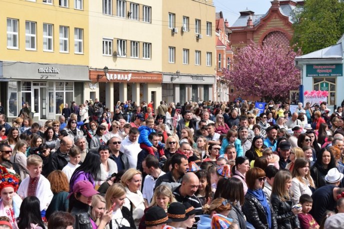 На площі Театральній в Ужгороді відбувся цікавий захід – 08
