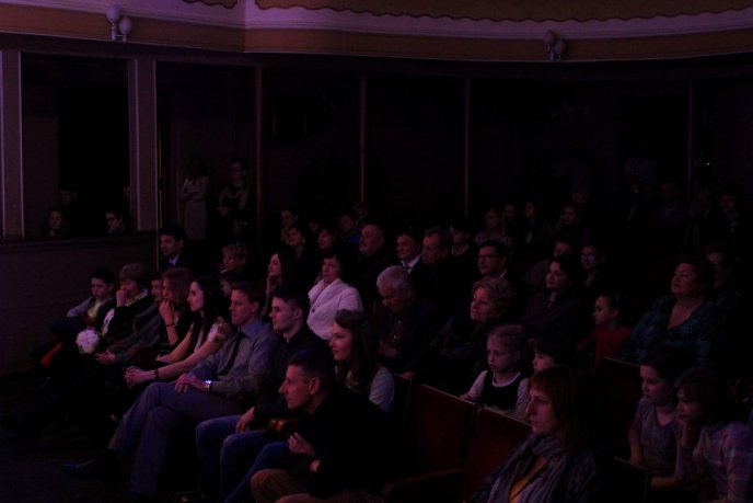 В Ужгороді обласний ляльковий театр відзначив своє 25-річчя – 02