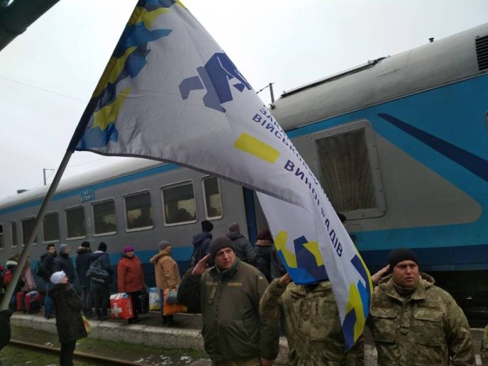 У Виноградові зустріли бійців 128-ої бригади, які повернулись з фронту – 04