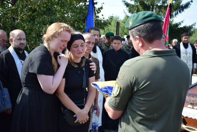 Закарпаття схилило голову перед загиблим Героєм – 07