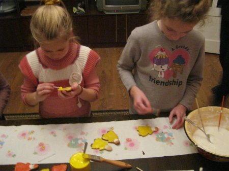 На Тячівщині віряни напекли солодких "миколайчиків" для бійців АТО – 06