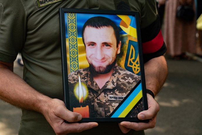 Віддав життя за Україну: в Ужгороді поховали 35-річного військового – 01