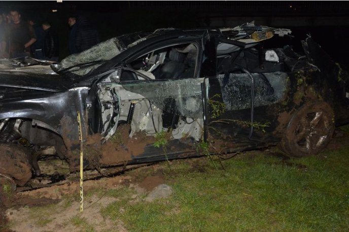 З’явились моторошні фото понівеченого автомобіля, в якому загинув зять нардепа Ланя – 04