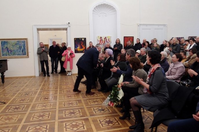 В Ужгороді відкрили виставку Івана Манайла – 05