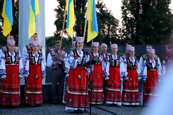 Світанок в Ужгороді зустріли молитвою за Україну – 07