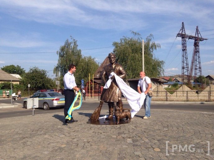 У Мукачеві з’явився пам’ятник, аналогів якому немає в Україні – 04 У Мукачеві з’явився пам’ятник, аналогів якому немає в Україні – 04