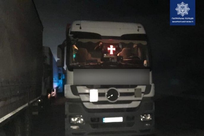 В Ужгородському районі зіткнулись дві вантажівки – 02 В Ужгородському районі зіткнулись дві вантажівки – 02