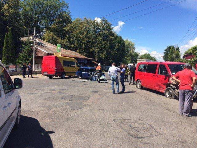 Поліція показала фото жахливої ДТП, у якій постраждали четверо людей – 04