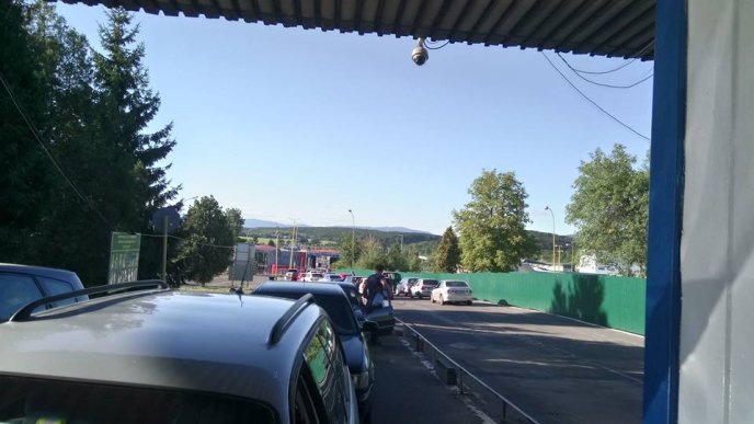 На КПП "Ужгород" утворились довжелезні черги – 03