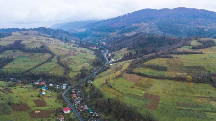 На ремонт однієї з доріг на Закарпатті витратили 30 мільйонів – 04