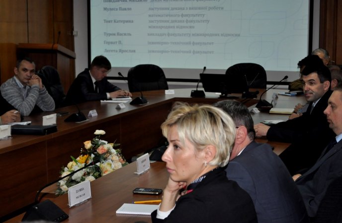 В УжНУ обговорили дієву платформу співпраці бізнесу та освіти – 04