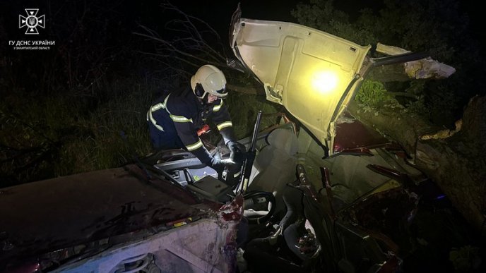 Рятувальники показали фото з місця трагічної аварії на Закарпатті – 03