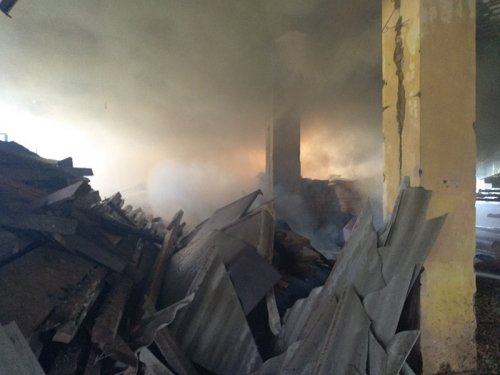 На Тячівщині горіла будівля колишньої фабрики – 05