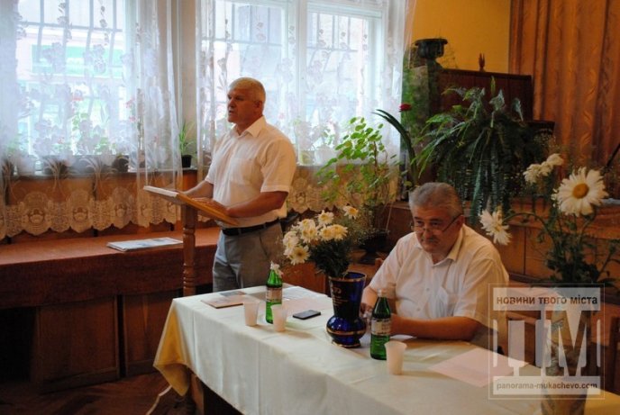 Мукачівські опозиціонери зібрались, щоб поговорити про День Конституції (ФОТО) – 02