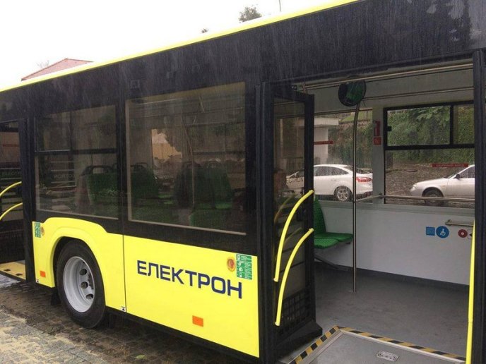 Для Ужгорода закупили 10 сучасних автобусів – 01