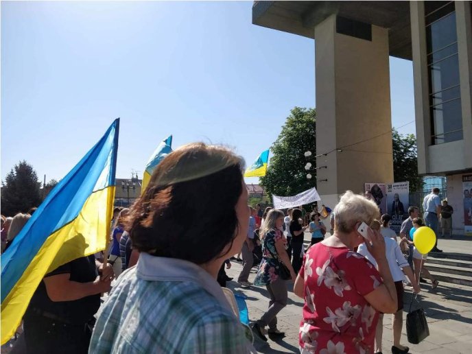 Жителі району знову влаштували в Ужгороді пікет – 01