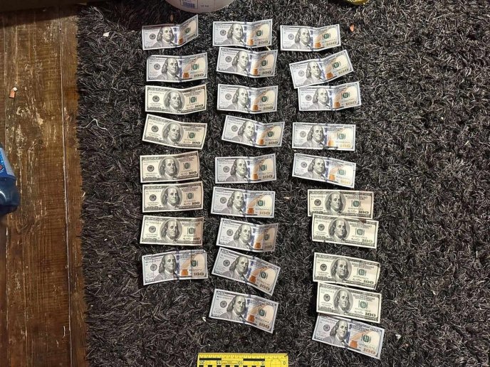 Брали по 4 тисячі доларів: прикордонники розповіли, що коїлось в області – 02