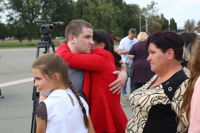 Історичні фото: як зустрічали полонених вдома – 20