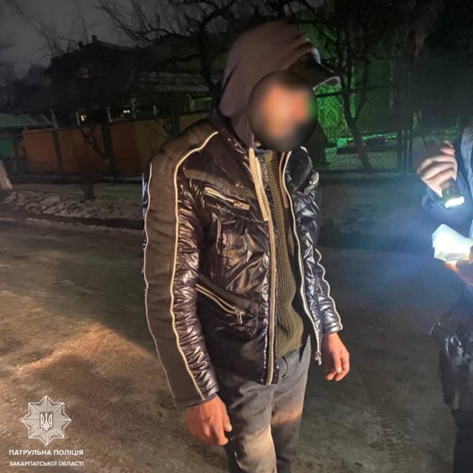В Ужгороді виявили двох підозрілих чоловіків – 01