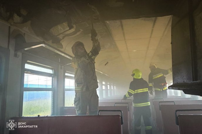 Закарпатцям розповіли, що трапилось в електричці «Сянки-Ужгород-Мукачево» – 04