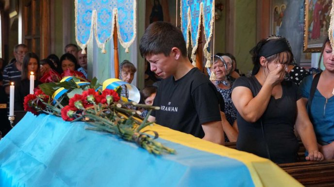 На Мукачівщині попрощалися із Героєм – 02