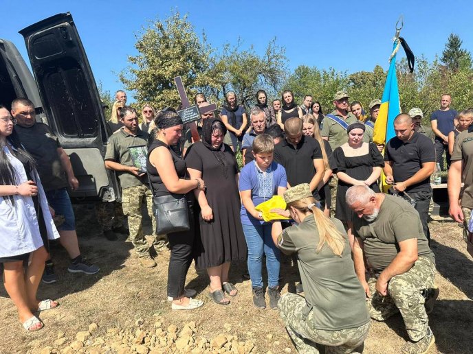 Чинадіївська громада провела Героя в останню путь – 07