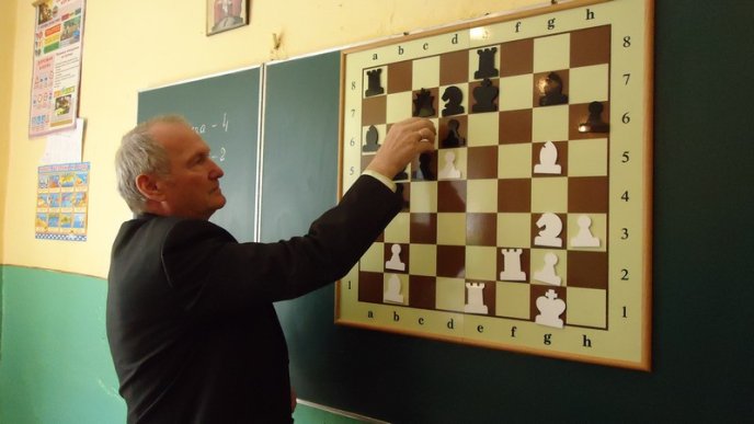 У ЗОШ №4 міста Рахова відкрили шаховий гурток – 04