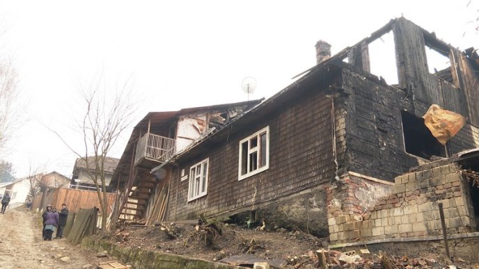 У Рахові сталась смертельна пожежа – 04