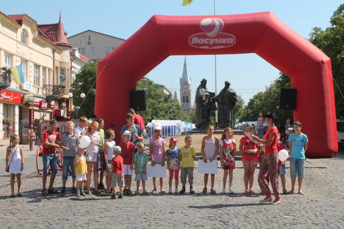 У Мукачеві відбулось родинне свято морозива "Ласунка" – 08