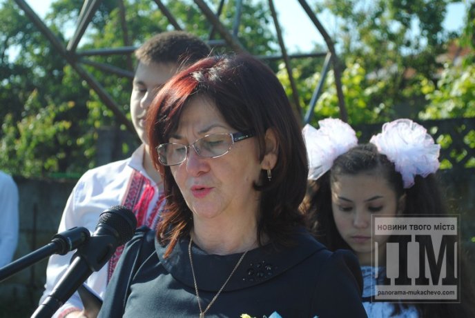 Останній дзвінок відлунав для випускників Мукачівської ЗОШ №6 (ФОТО) – 15