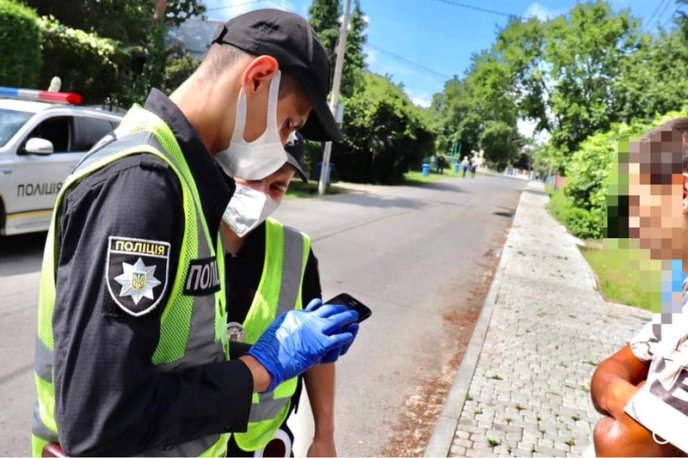 Поліція посилено патрулює автошляхи області – 02