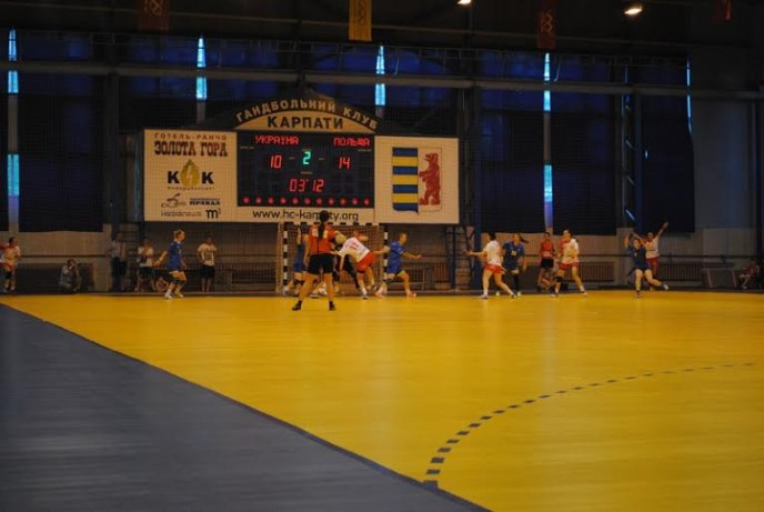 Збірна України в Ужгороді поступилась польським гандболісткам – 16