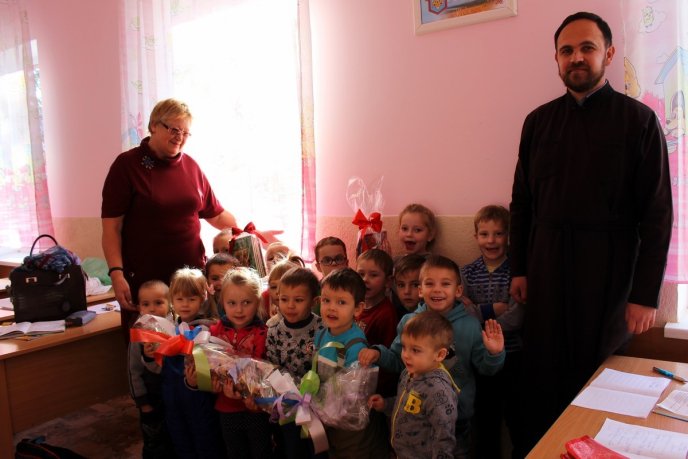 Учасники проекту "Все Закарпаття читає дітям" завітали до вихованців санаторію "Малятко" – 08