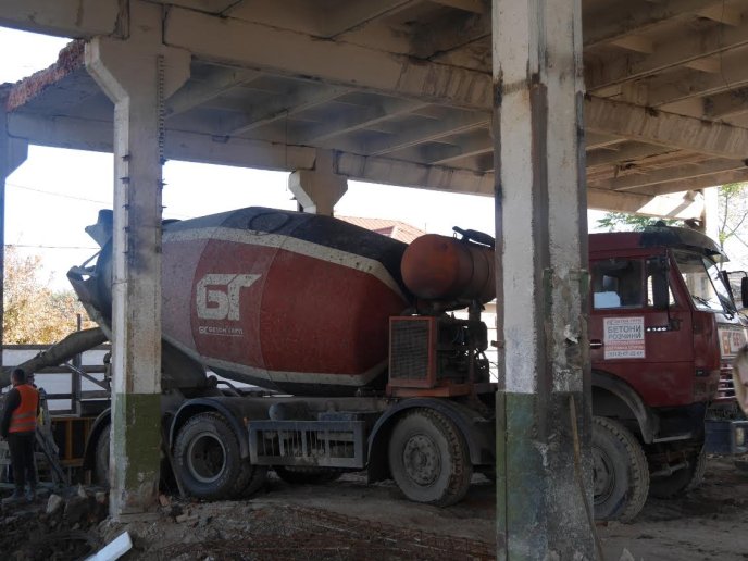 Під фундамент майбутнього реабілітаційного центру в Ужгороді заклали "капсулу часу" – 07