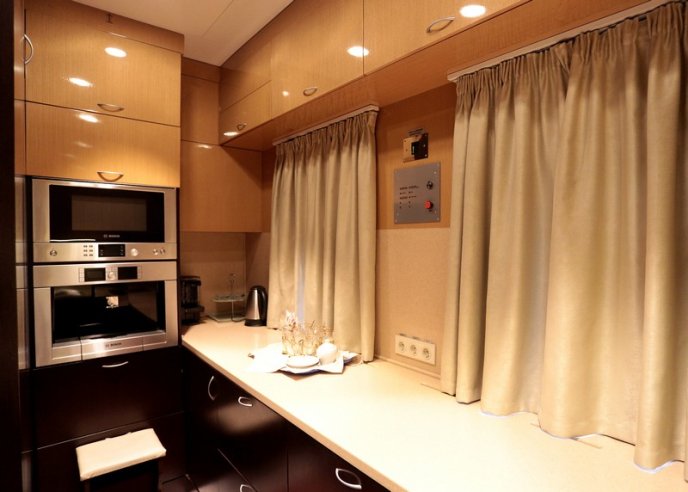 "Укрзалізниця" показала розкішні вагони, які обладнані ванною, кухнею, залою відпочинку і спальнею – 05