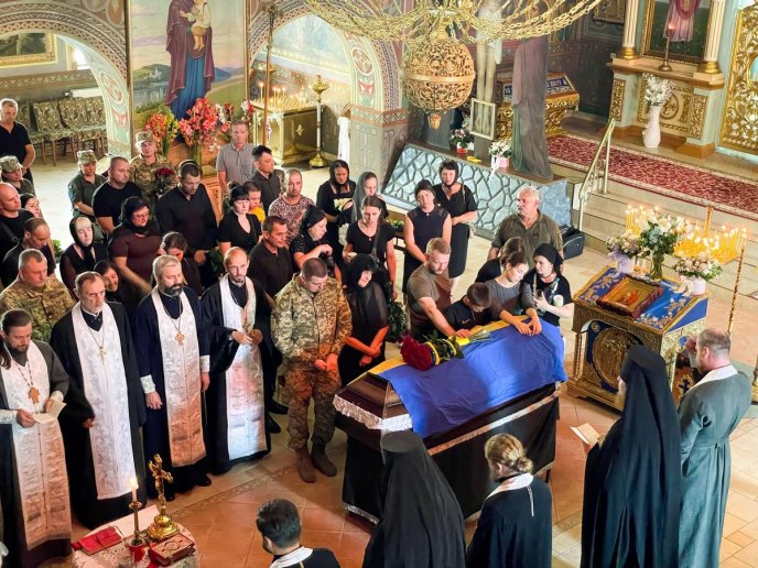 У Мукачеві поховали Героя, який віддав життя за Україну – 03