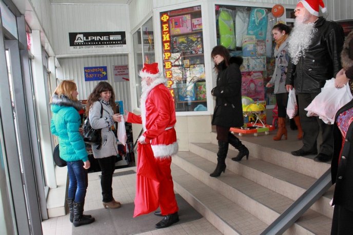 День святого Миколая у «ЦУМі» відзначили подарунками (ФОТО) – 05