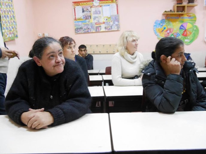 На базі школи №14 в Ужгороді стартує освітній проект для дорослих ромів – 04