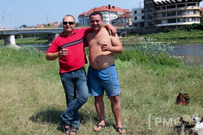 Рятуючись від спеки, мукачівці окупували Латорицю – 17