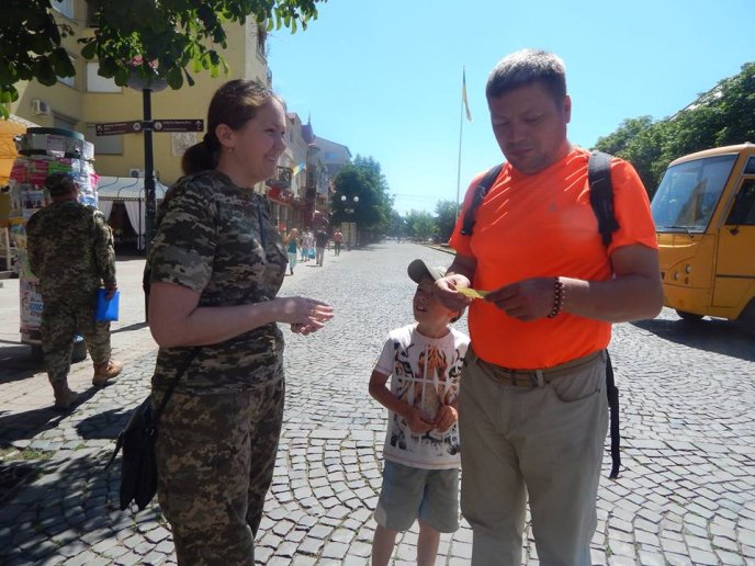 У центрі Мукачева військові 128-ої бригади розповідали про службу в Збройних Силах України – 06 У центрі Мукачева військові 128-ої бригади розповідали про службу в Збройних Силах України – 06