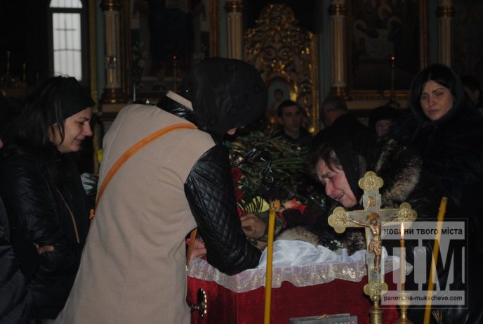 Мукачівці попрощались з відданим сином рідної землі Павлом Стецем (ФОТО) – 08