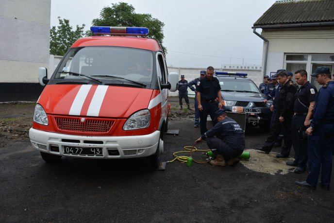 Канадські рятувальники привезли подарунки для закарпатських колег – 05