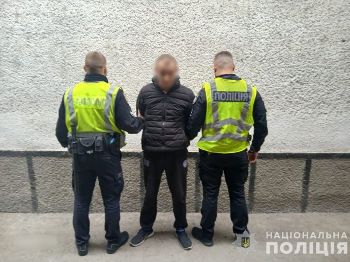 Чоловік увірвався в будинок, у якому була 14-річна дівчина: що сталося на Закарпатті – 01