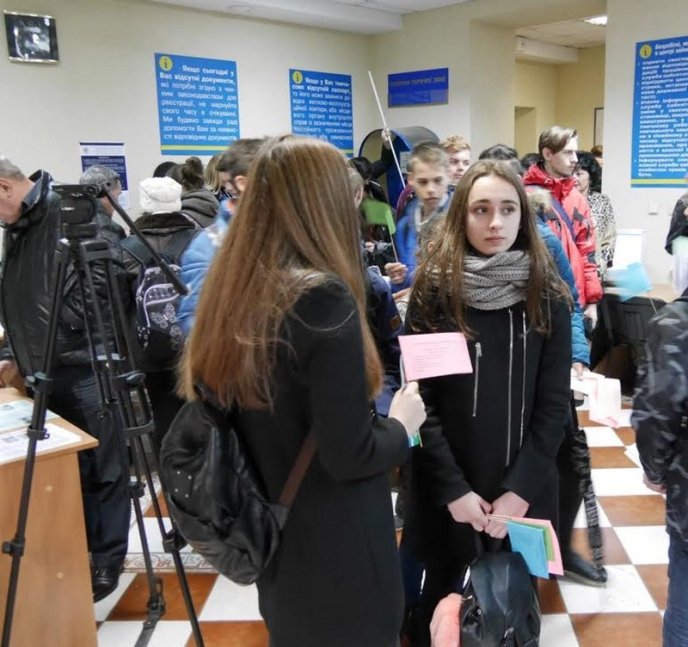 Студенти та випускники шукали роботу на «Ярмарку кар’єри» – 02