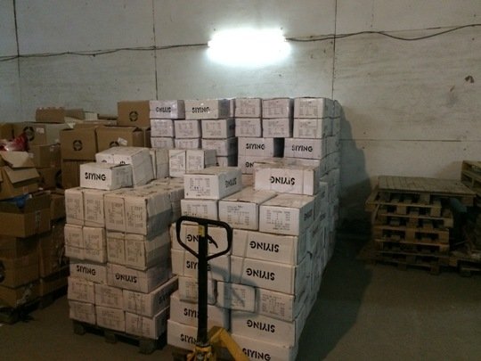 Податкова поліція Закарпаття вилучила жіноче взуття, ввезене "піджаками", вартістю понад 3 млн грн – 04