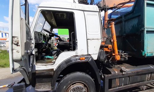 У Мукачеві біля "Епіцентру" загорілась вантажівка – 02 У Мукачеві біля "Епіцентру" загорілась вантажівка – 02