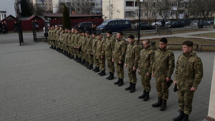 Провели в останню путь 26-річного мукачівця, який загинув на війні  – 08
