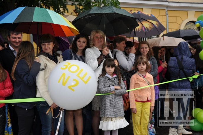 Парад випускників в центрі Мукачева: як це було (ФОТО) – 16