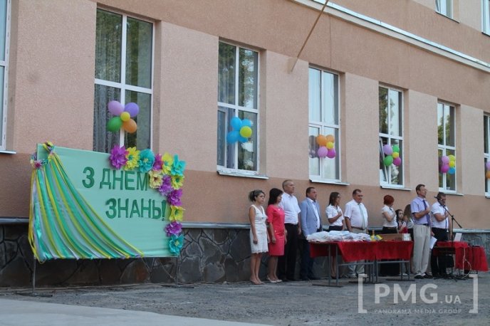 НВК "Гармонія" урочисто відзначила свято Першого вересня лінійкою у вишиванках – 26